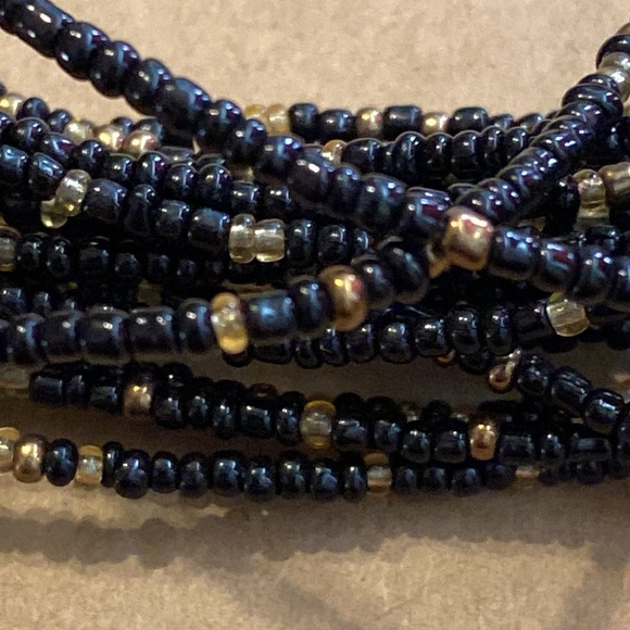 Multi strand seed bead necklace 9 strands aprox 28” - Picture 5 of 5